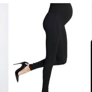 Preggo Leggings Mom's Night Out Black Seamless Leggings size L/XL NWT